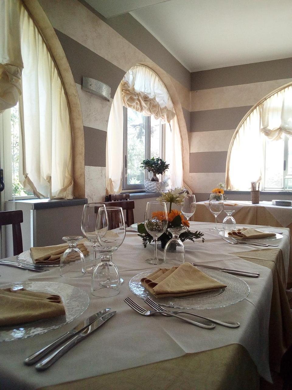 Villa Plasi Менфі Екстер'єр фото